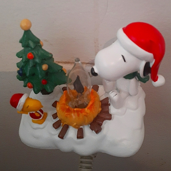 Peanuts Holiday Nib Peanuts Outdoor Christmas Campfire Night Light Poshmark